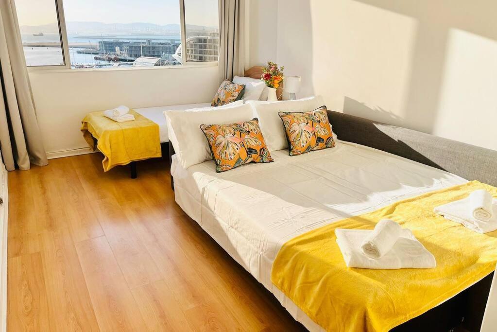 The Rock Retreat - Gibraltar Apartment Exterior photo